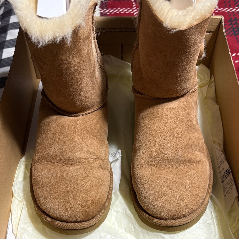 UGG Chestnut Shearling Winter Boots - Picture 3 of 4
